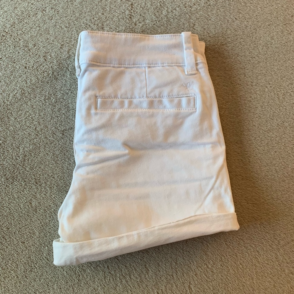 ‼️SALE‼️AE white shorts